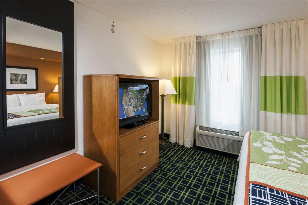 Fairfield Inn & Suites By Marriott Brunswick Freeport Phòng bức ảnh