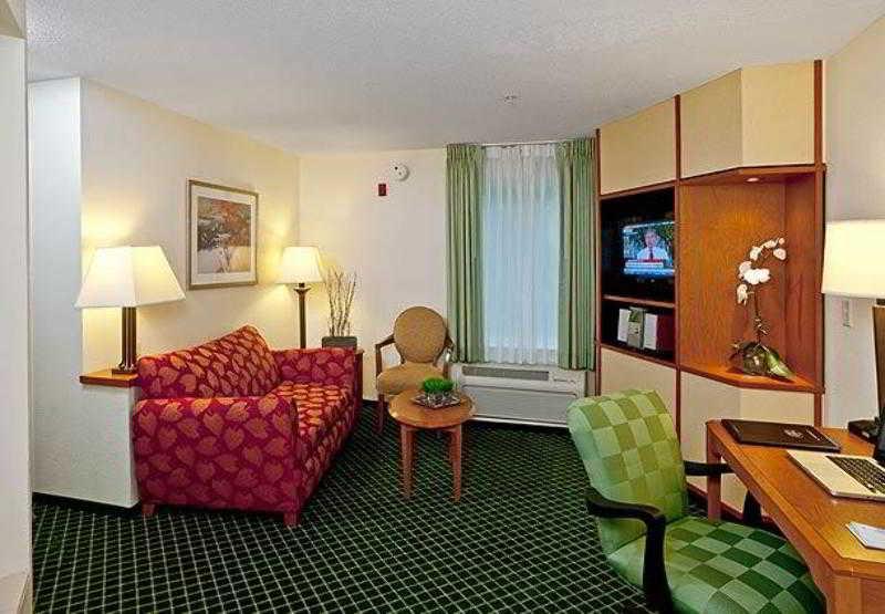 Fairfield Inn & Suites By Marriott Brunswick Freeport Phòng bức ảnh