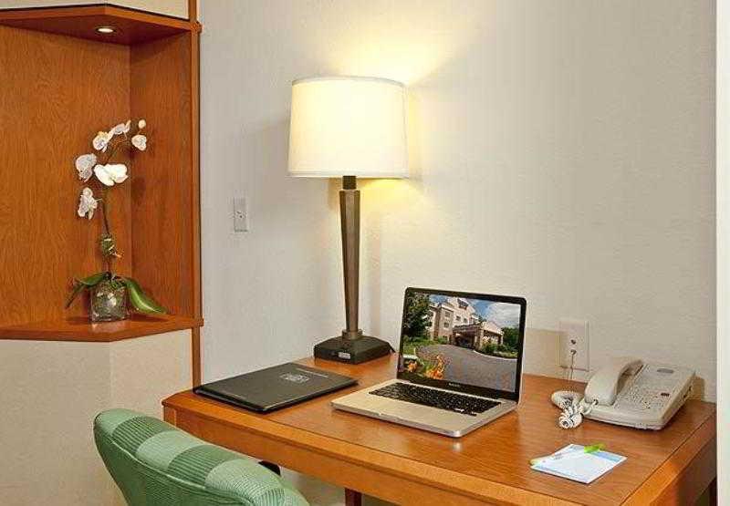 Fairfield Inn & Suites By Marriott Brunswick Freeport Phòng bức ảnh