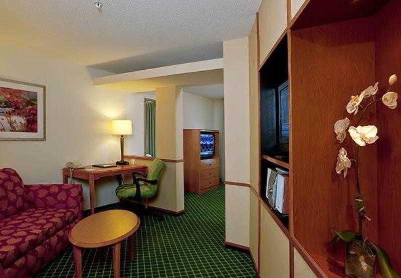 Fairfield Inn & Suites By Marriott Brunswick Freeport Phòng bức ảnh